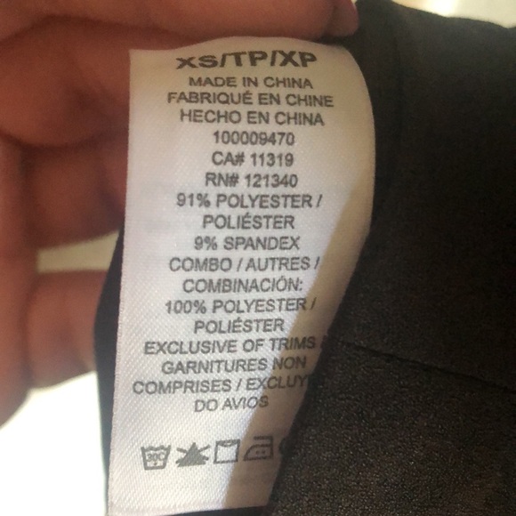 Ladies NWT Dynamite Sleeveless Peplum Top with Mesh - Size XS - Picture 8 of 8